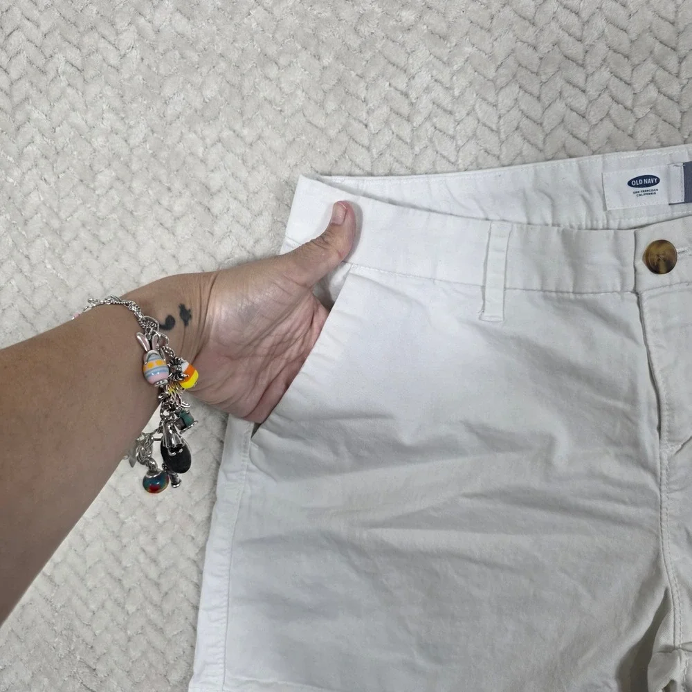 Old Navy Chino Shorts White Cotton Stretch Casual Size 2 Summer, Preppy, Classic